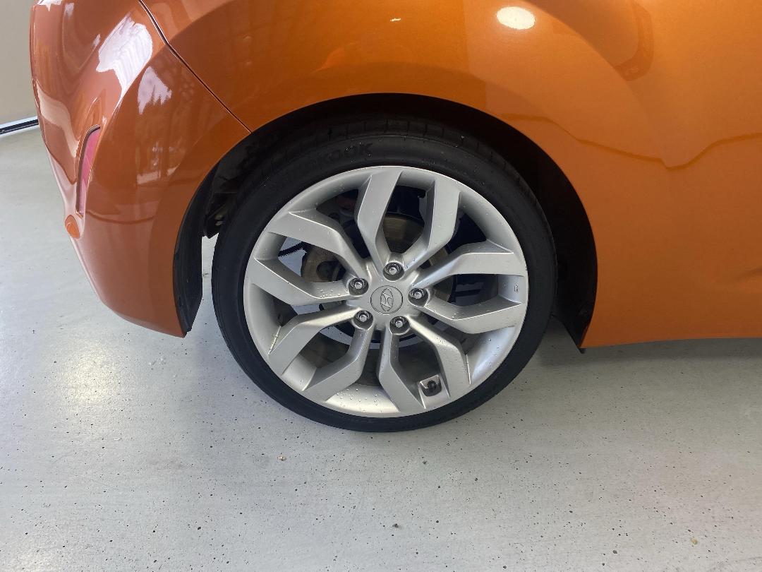 Photo '12' of Hyundai Veloster Photo '12' of Hyundai Veloster