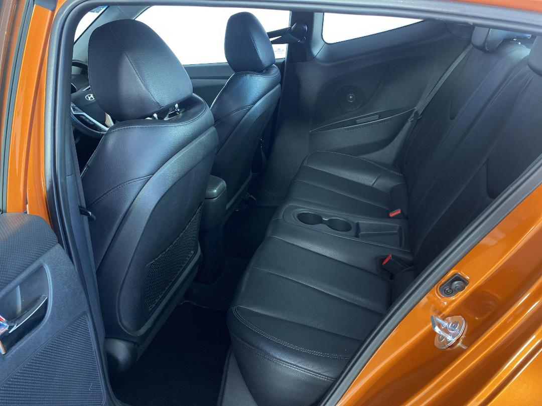 Photo '20' of Hyundai Veloster Photo '20' of Hyundai Veloster