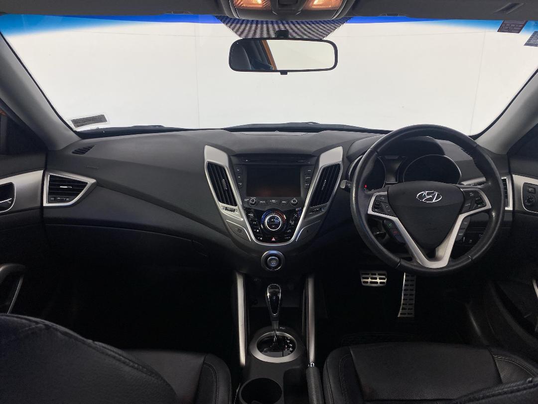 Photo '17' of Hyundai Veloster Photo '17' of Hyundai Veloster