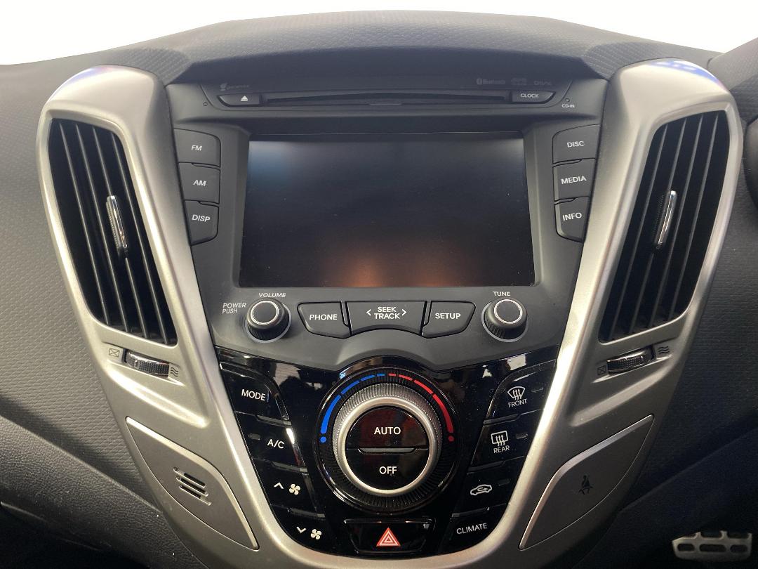 Photo '18' of Hyundai Veloster Photo '18' of Hyundai Veloster