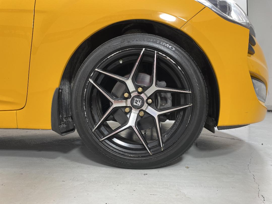 Photo '9' of Hyundai Veloster