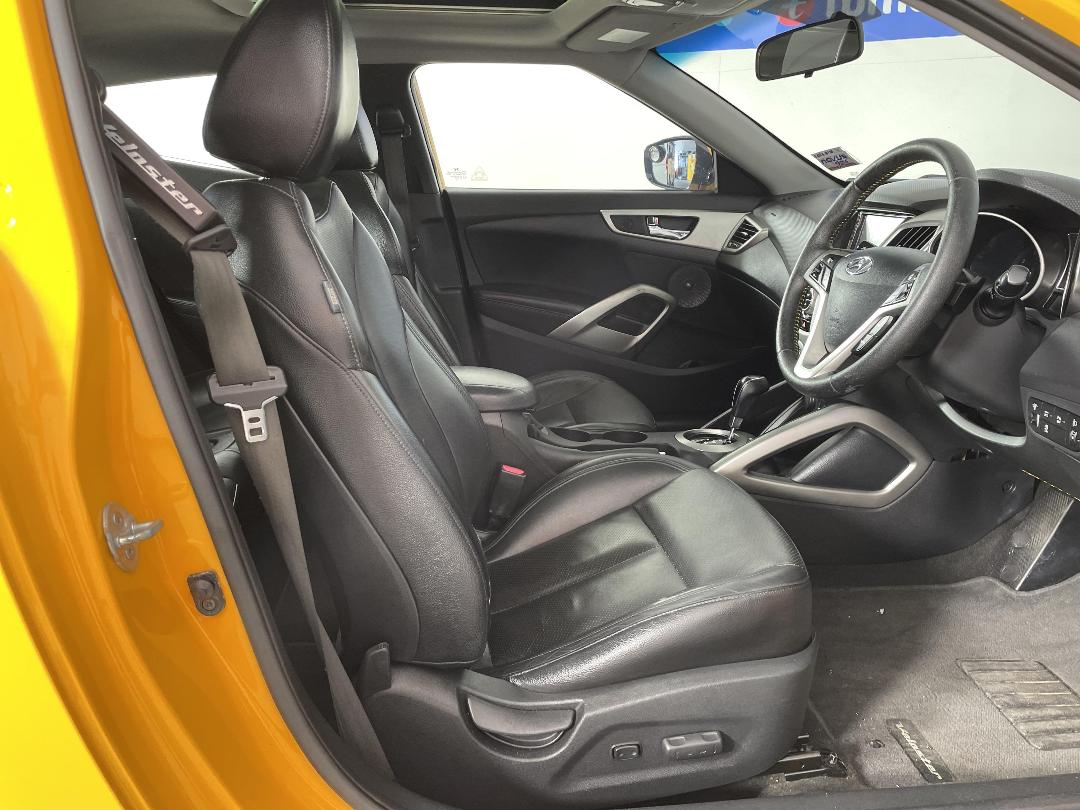 Photo '16' of Hyundai Veloster