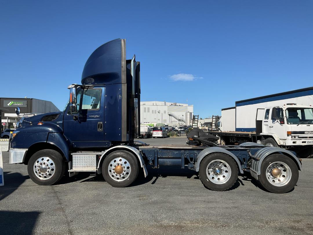 Photo '7' of International 7600 WORKSTAR Tractor Unit