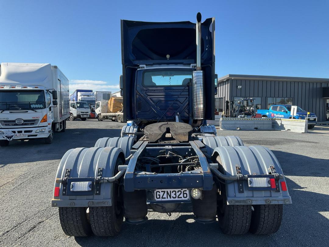 Photo '5' of International 7600 WORKSTAR Tractor Unit