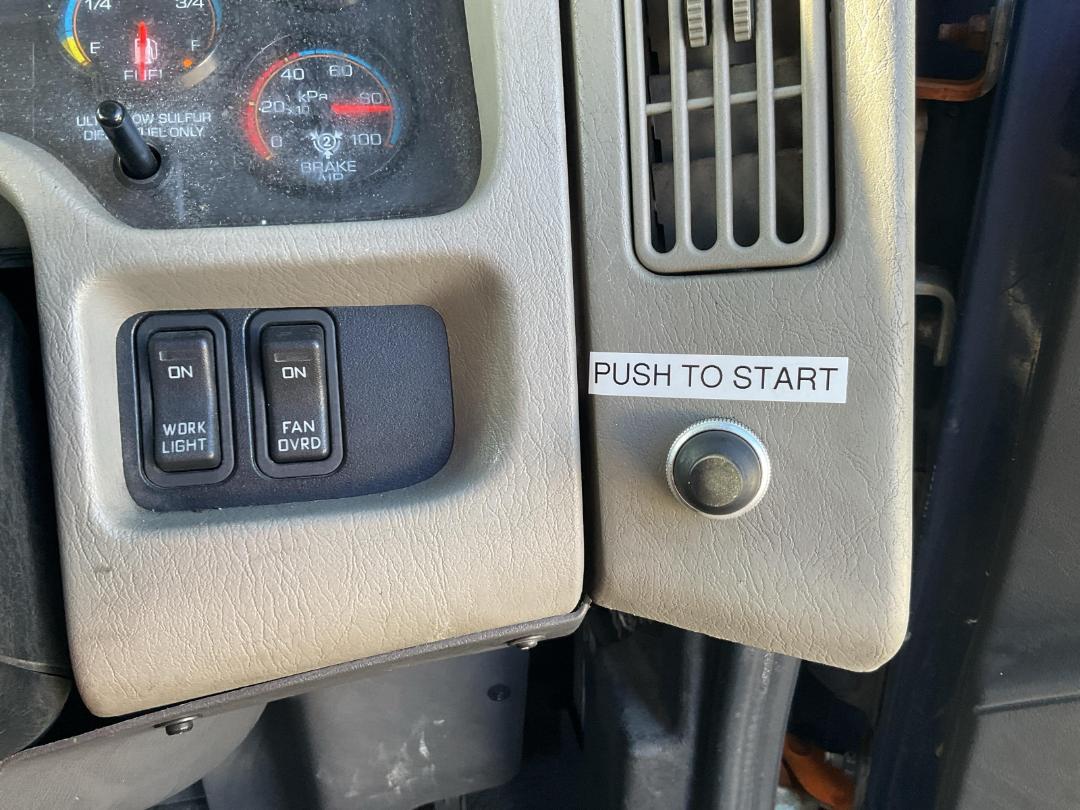 Photo '16' of International 7600 WORKSTAR Tractor Unit