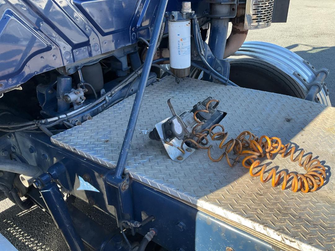 Photo '19' of International 7600 WORKSTAR Tractor Unit