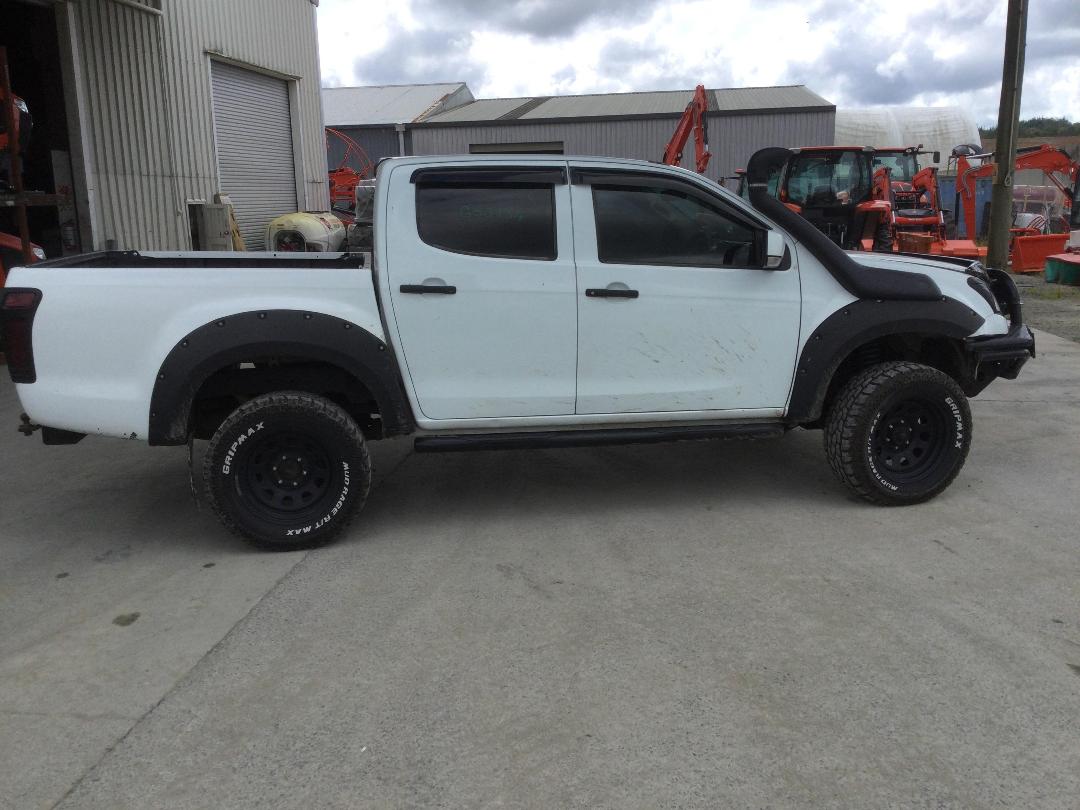 Photo '8' of Isuzu D-MAX LX DC Photo '8' of Isuzu D-MAX LX DC