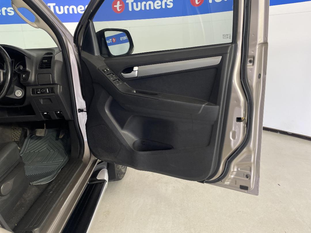 Photo '15' of Isuzu D-MAX