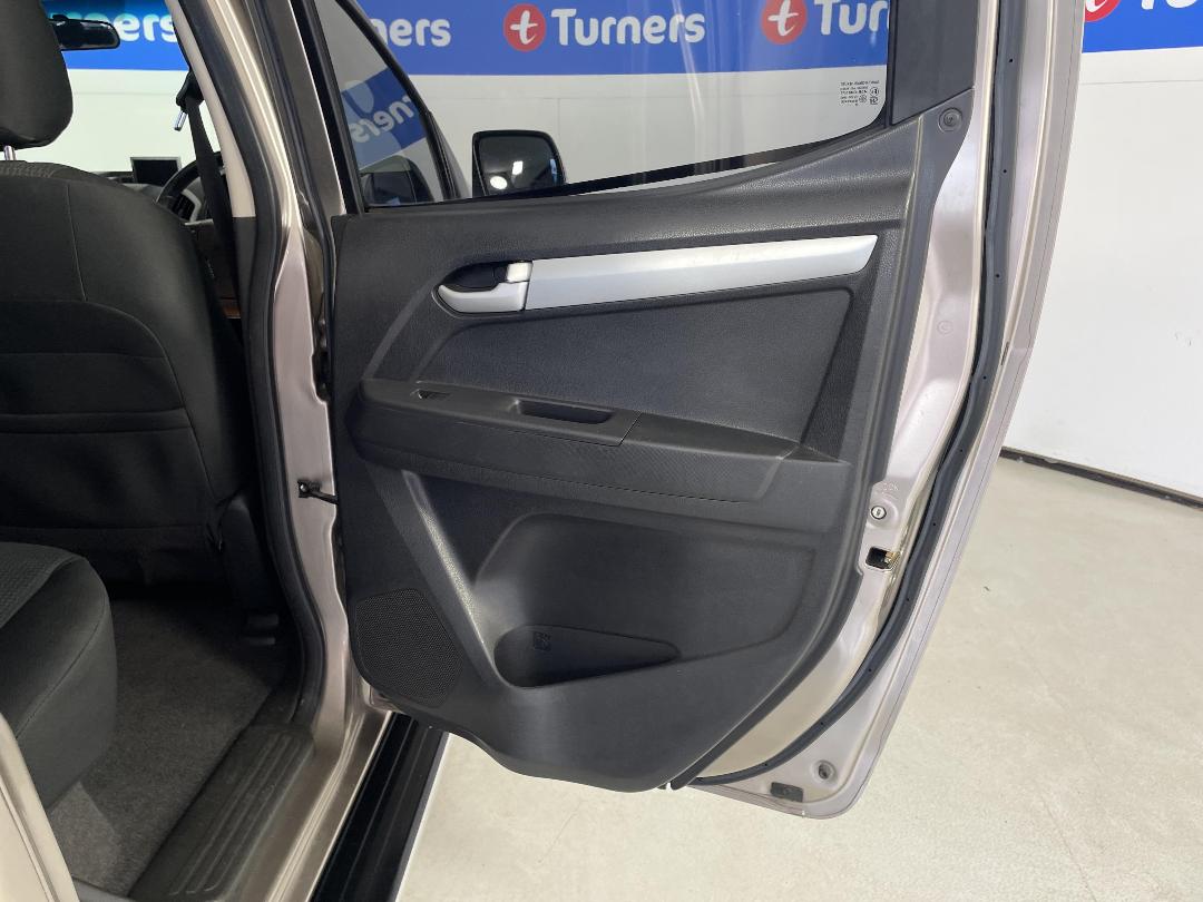 Photo '19' of Isuzu D-MAX