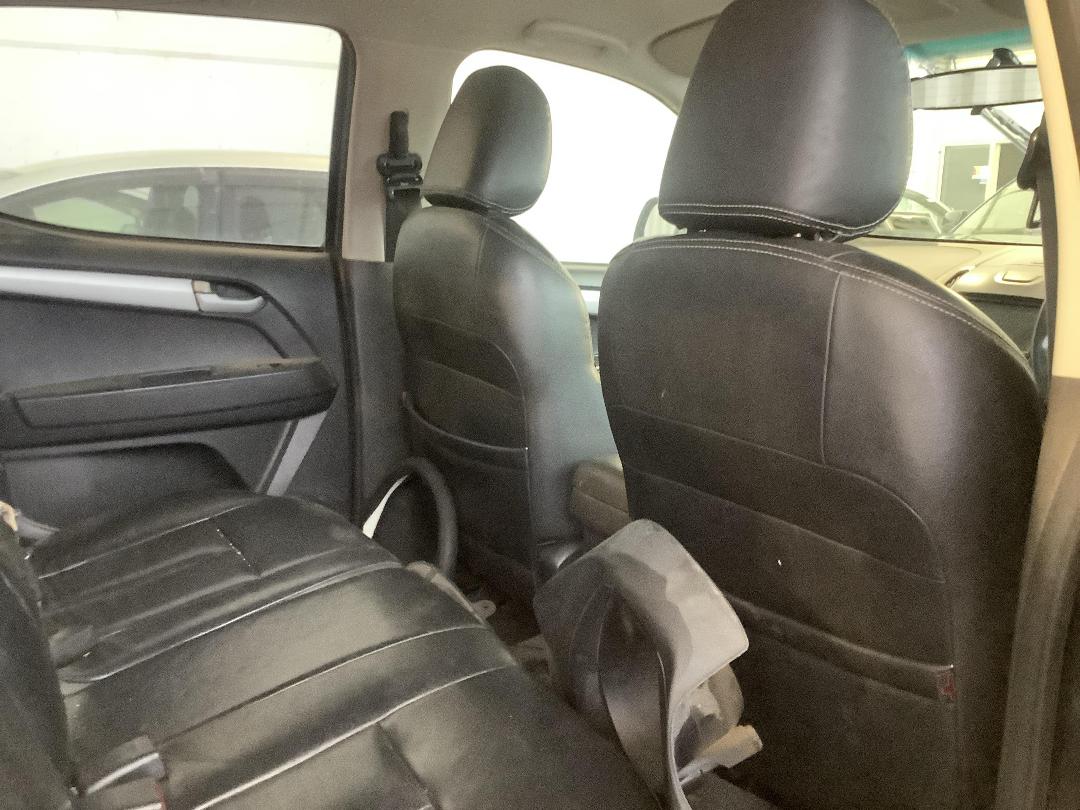 Photo '10' of Isuzu D-MAX Swazi Edition