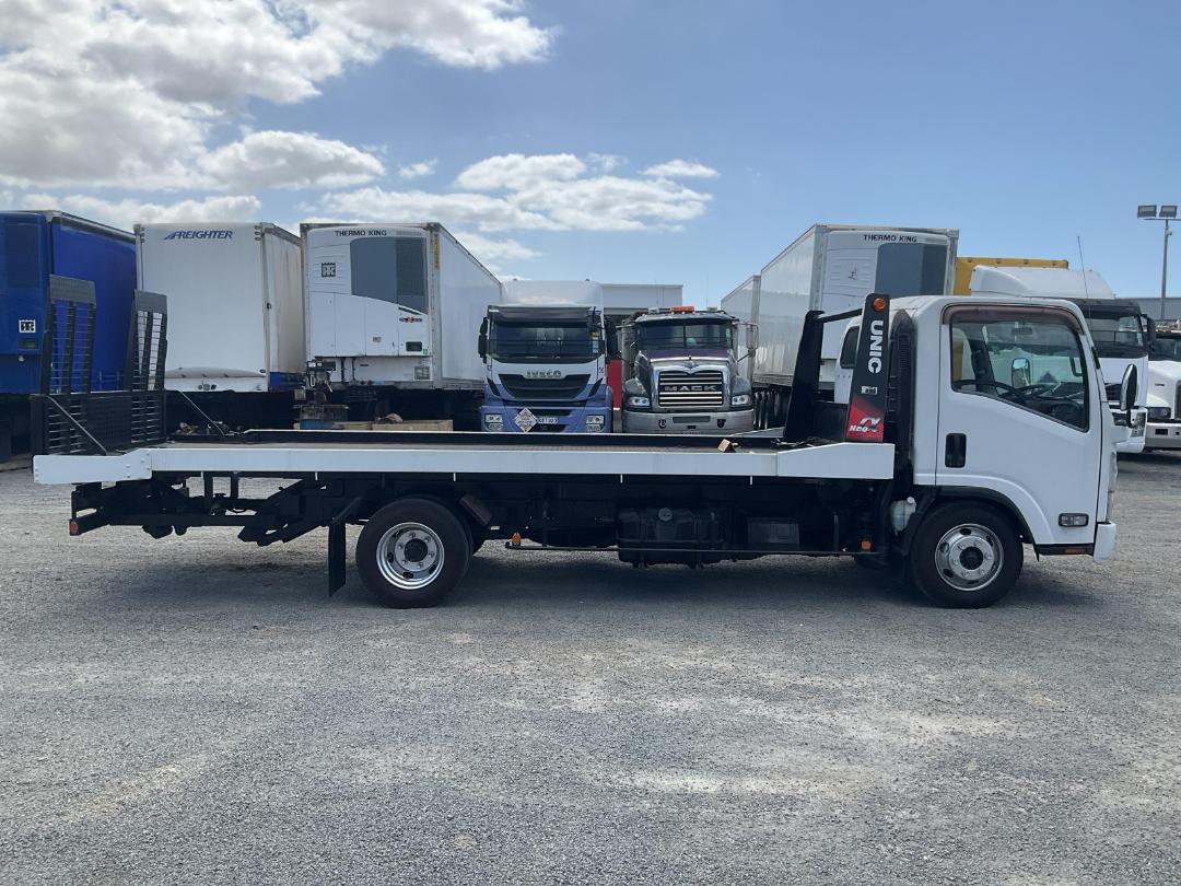 Photo '3' of Isuzu ELF Transporter