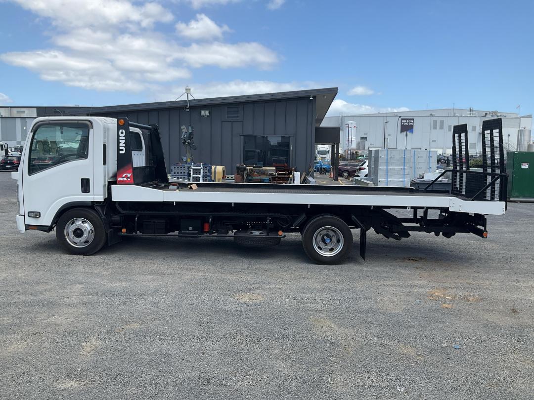 Photo '7' of Isuzu ELF Transporter