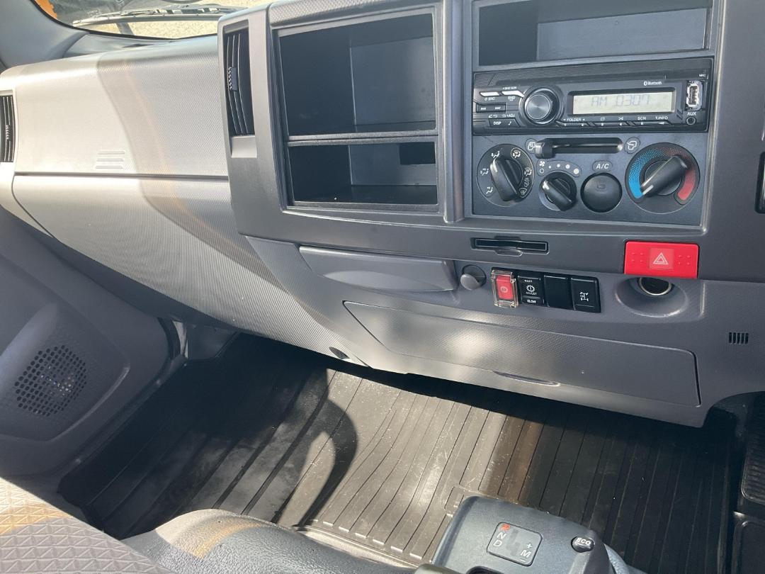 Photo '27' of Isuzu ELF Transporter