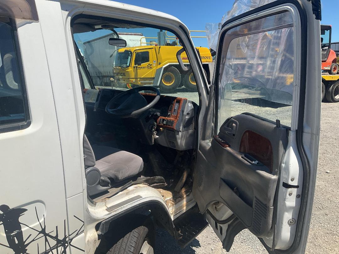 Photo '11' of Isuzu ELF Flat Deck