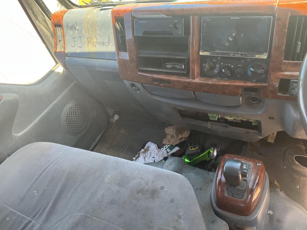 Photo '15' of Isuzu ELF Flat Deck