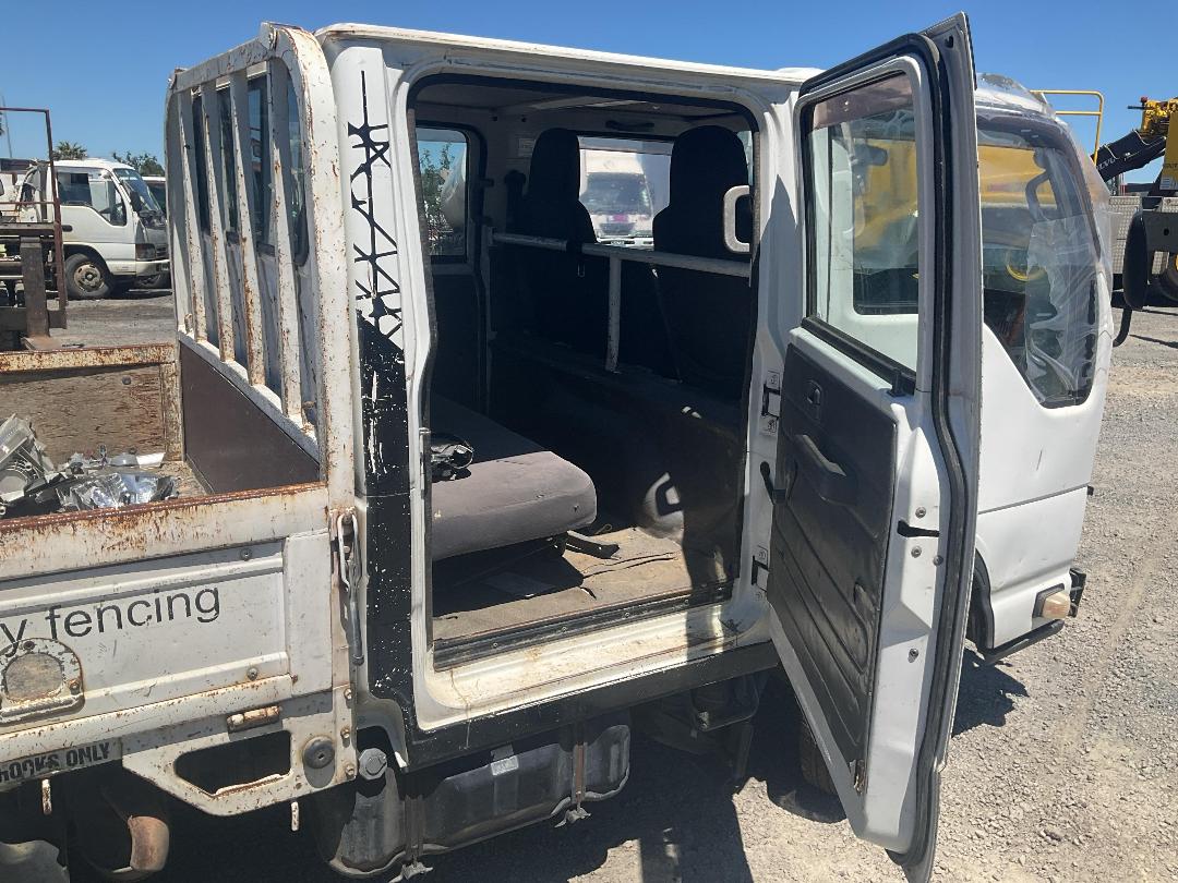 Photo '18' of Isuzu ELF Flat Deck