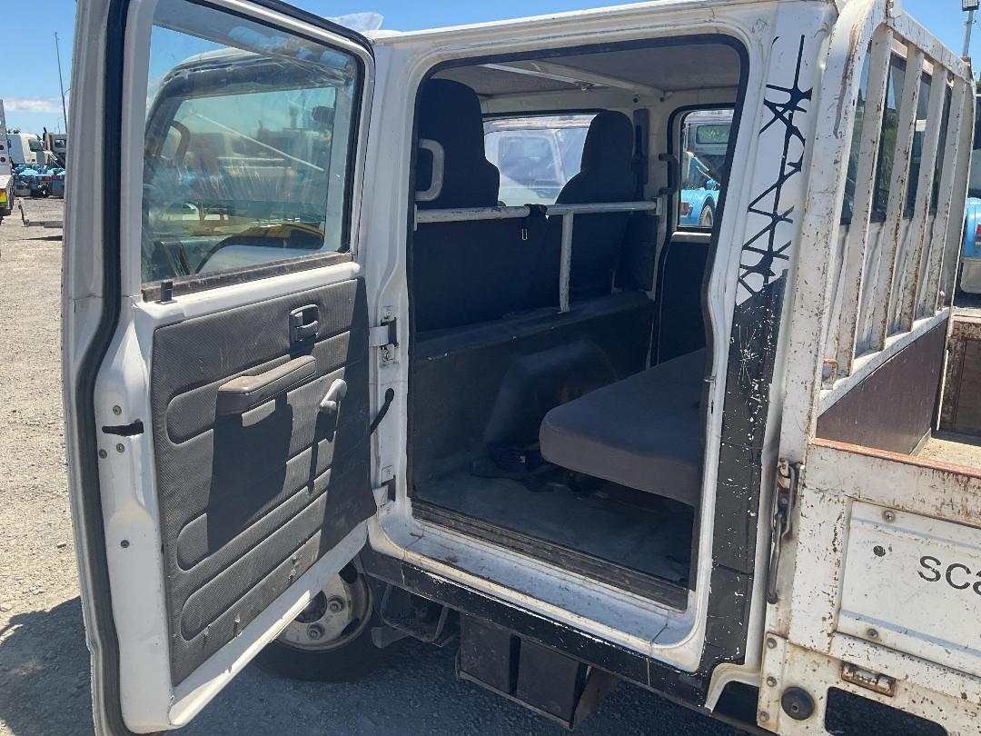 Photo '23' of Isuzu ELF Flat Deck