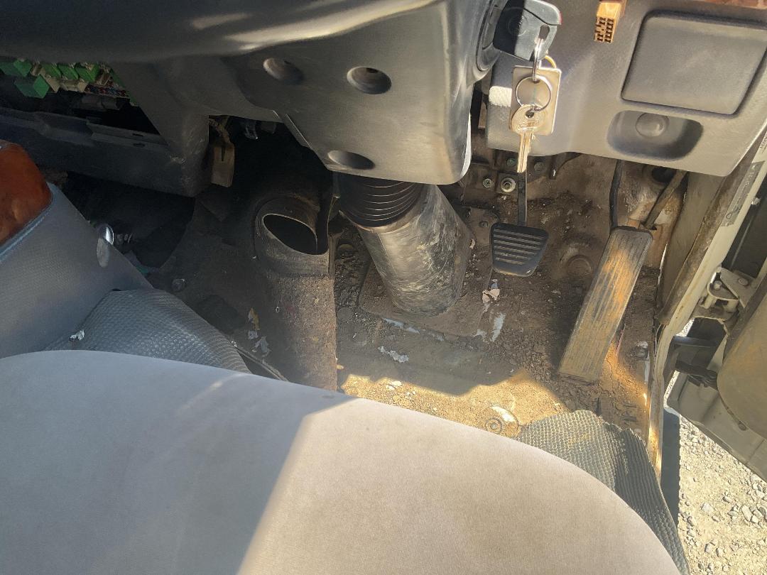 Photo '13' of Isuzu ELF Flat Deck