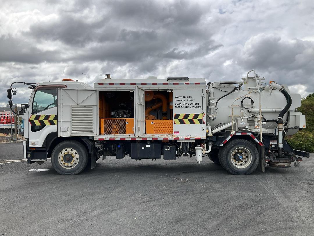 Photo '10' of Isuzu Forward Sucker/Vacuum