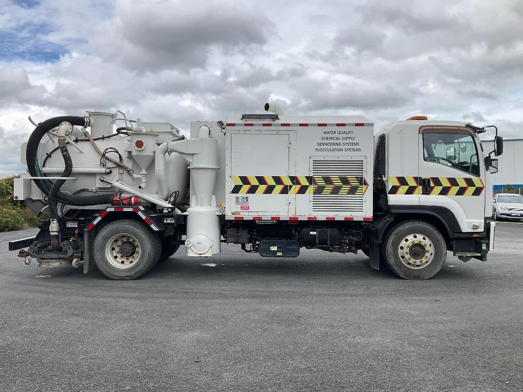 Photo '3' of Isuzu Forward Sucker/Vacuum