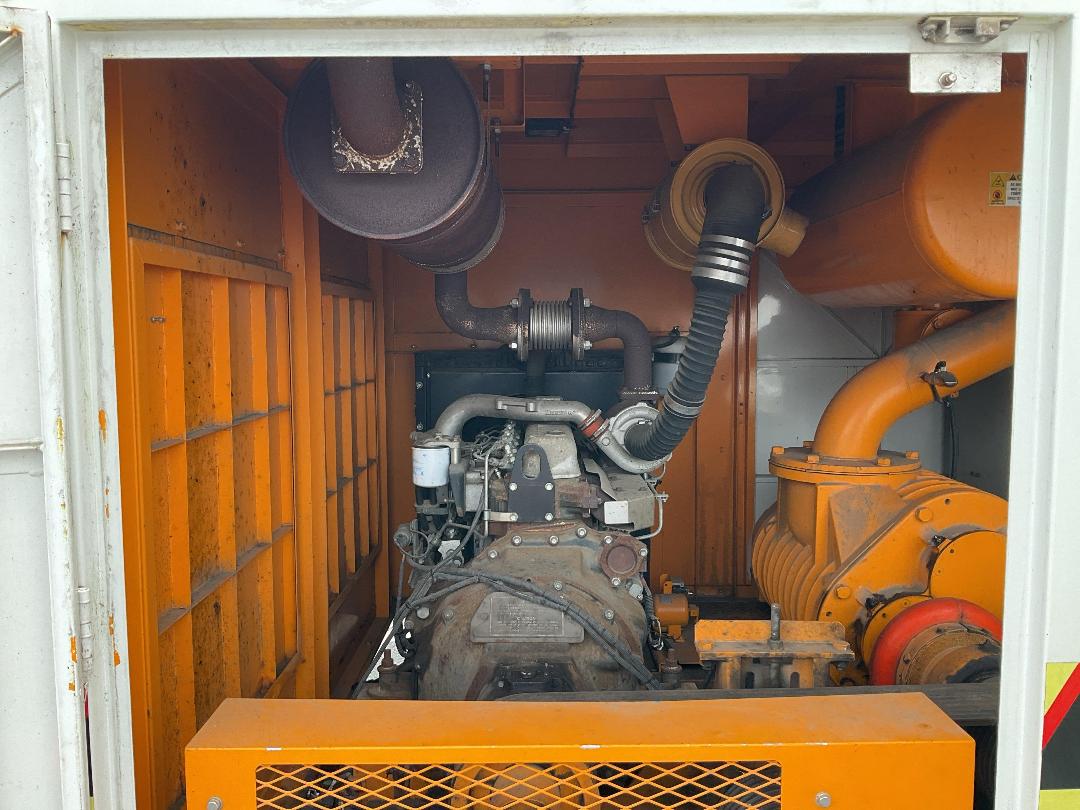 Photo '11' of Isuzu Forward Sucker/Vacuum