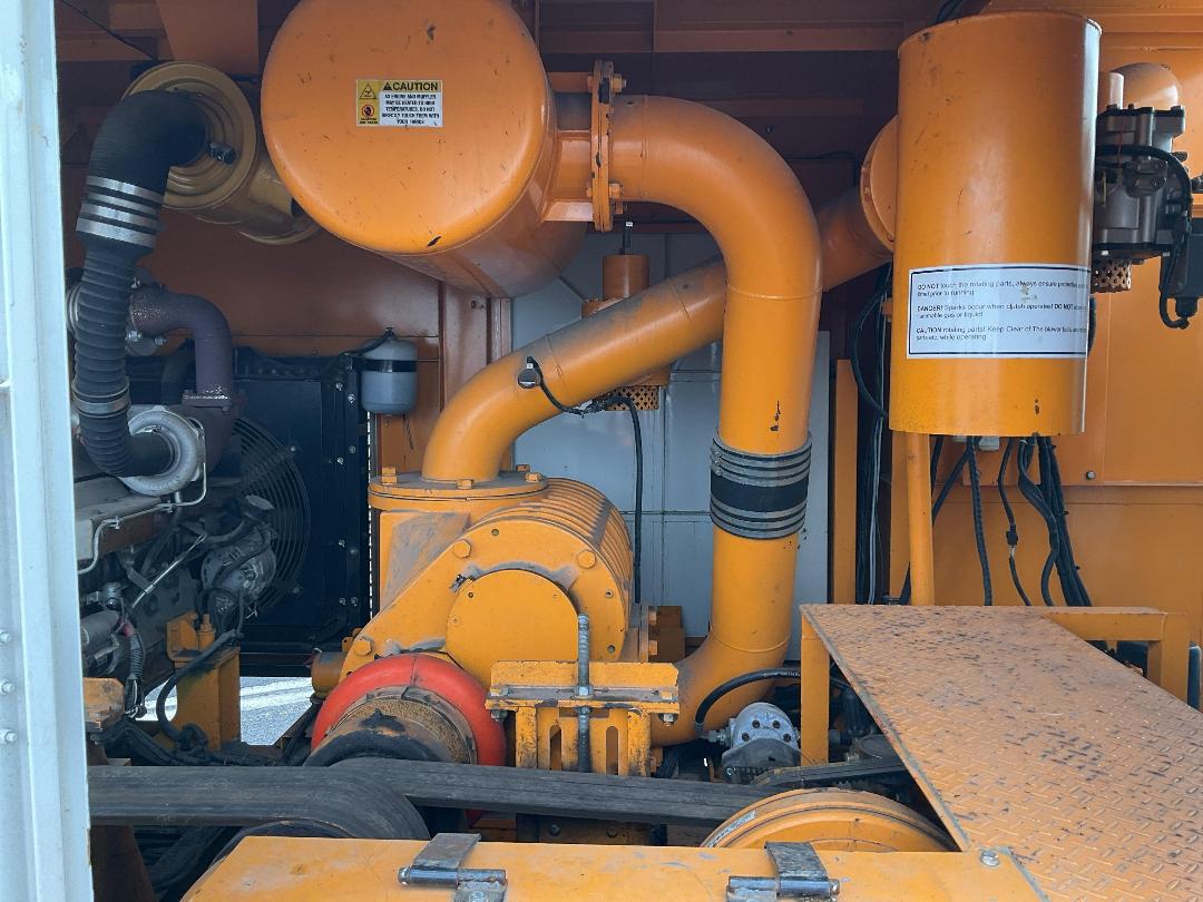 Photo '13' of Isuzu Forward Sucker/Vacuum