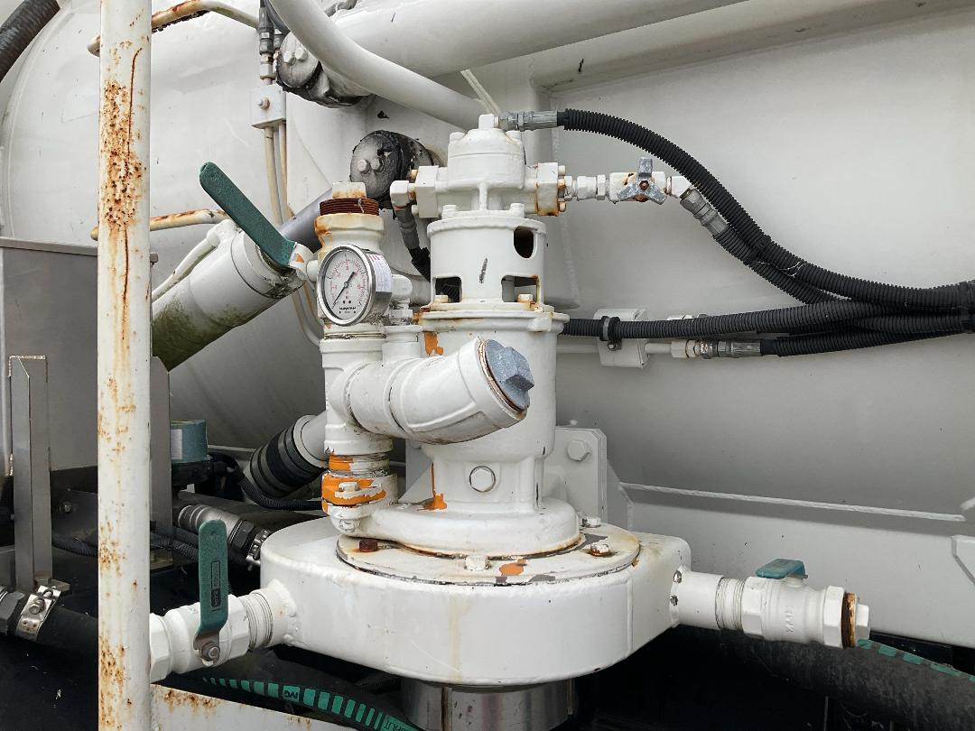 Photo '34' of Isuzu Forward Sucker/Vacuum