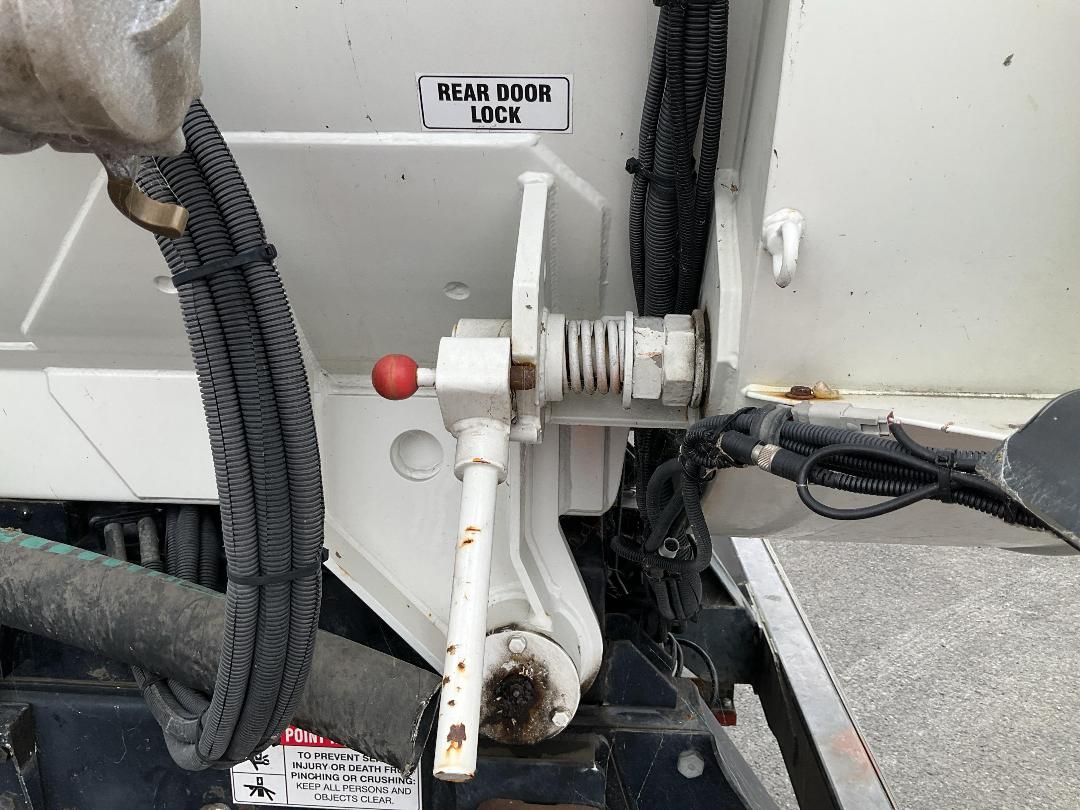 Photo '38' of Isuzu Forward Sucker/Vacuum