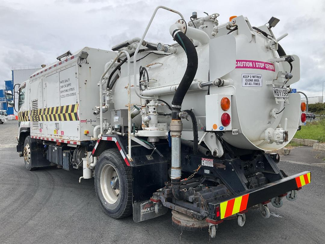 Photo '7' of Isuzu Forward Sucker/Vacuum