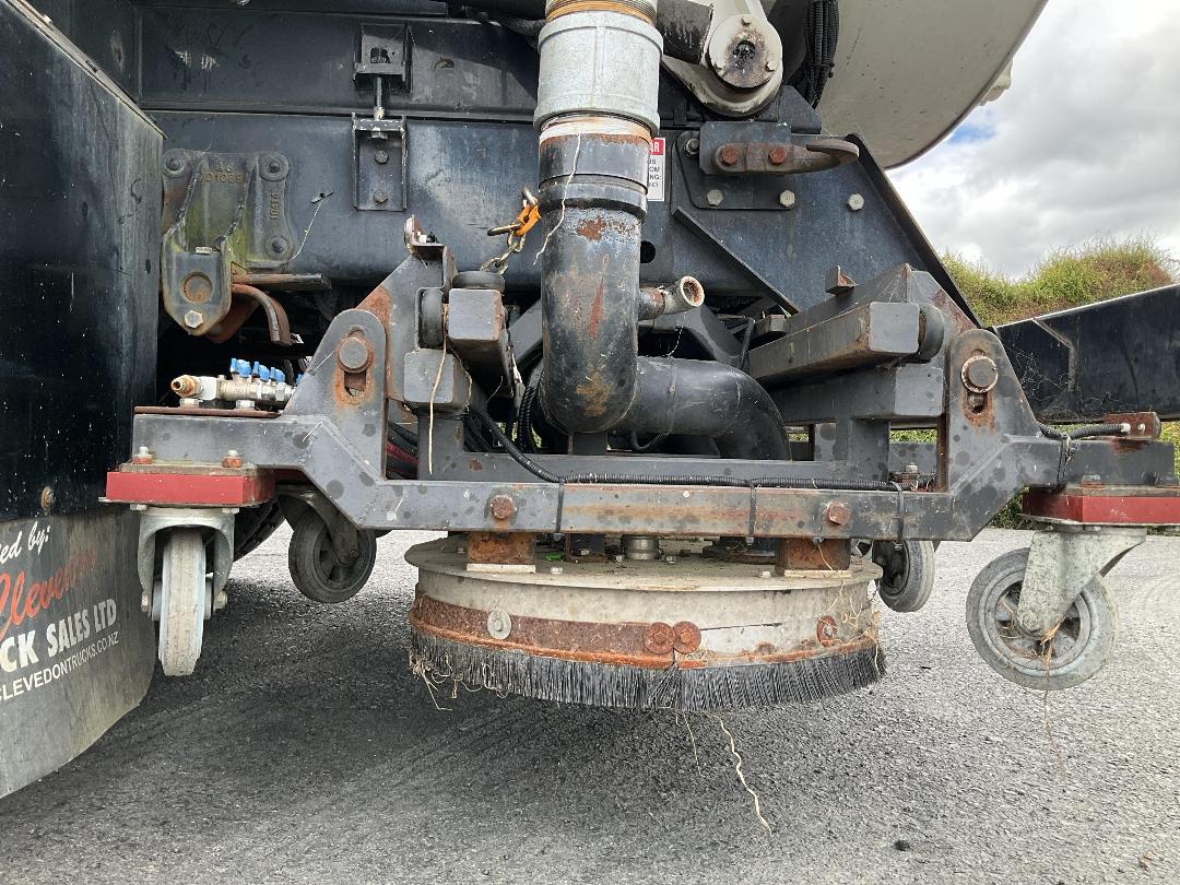 Photo '35' of Isuzu Forward Sucker/Vacuum