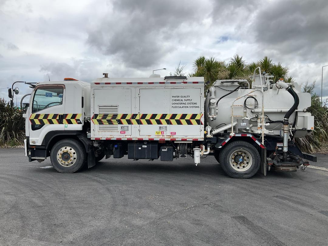 Photo '9' of Isuzu Forward Sucker/Vacuum