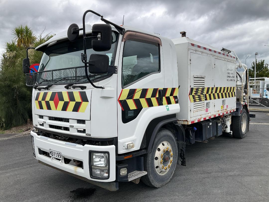 Photo '14' of Isuzu Forward Sucker/Vacuum