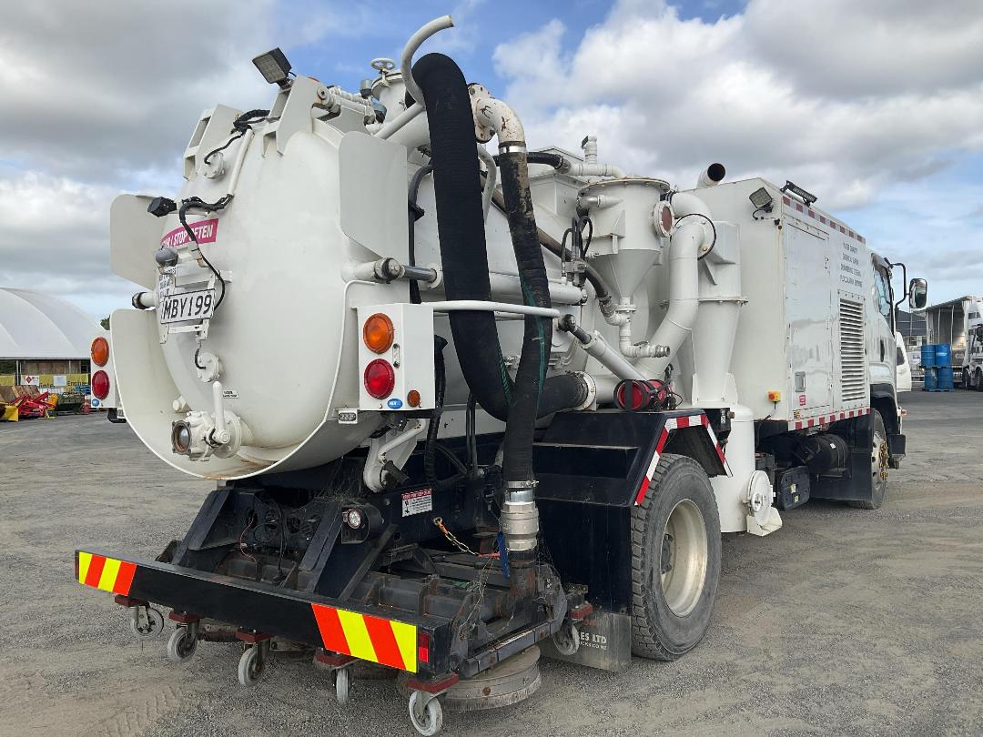 Photo '47' of Isuzu Forward Sucker/Vacuum Photo '47' of Isuzu Forward Sucker/Vacuum