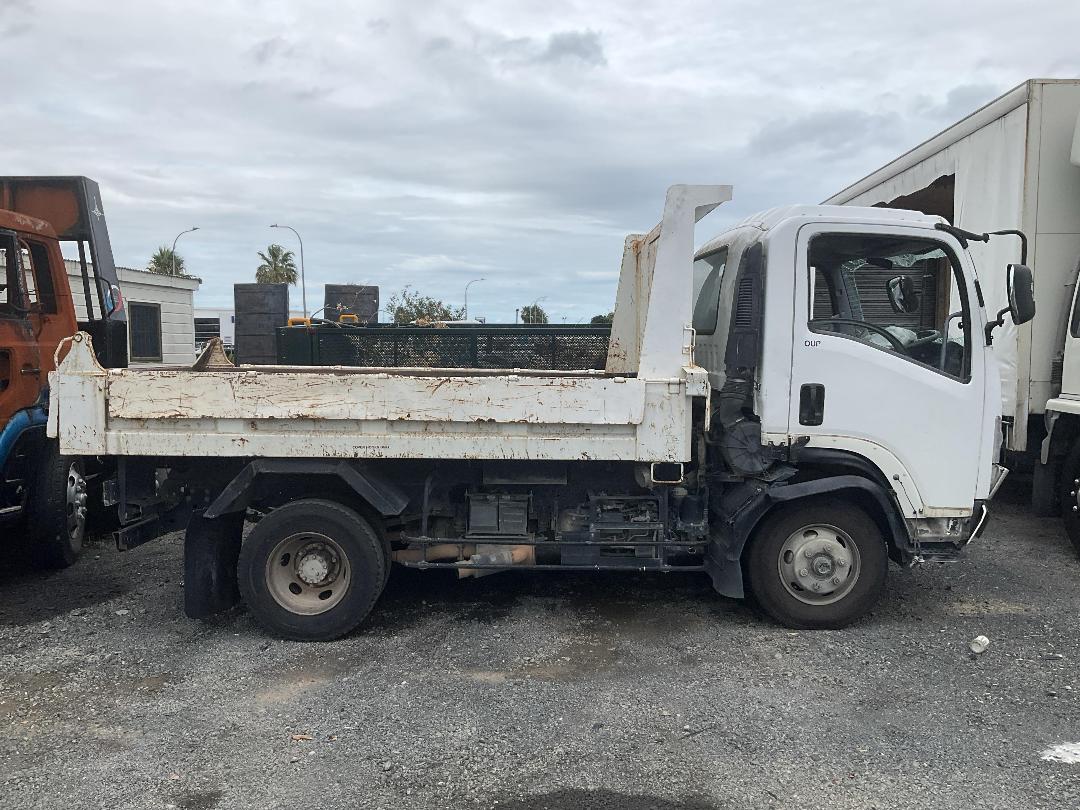 Photo '3' of Isuzu Forward FRR90-TIPPER Flat Deck Photo '3' of Isuzu Forward FRR90-TIPPER Flat Deck