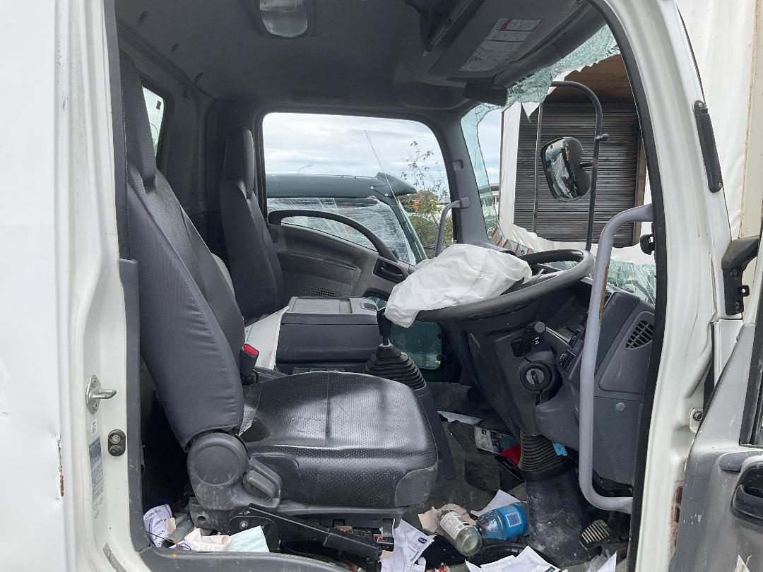 Photo '11' of Isuzu Forward FRR90-TIPPER Flat Deck Photo '11' of Isuzu Forward FRR90-TIPPER Flat Deck