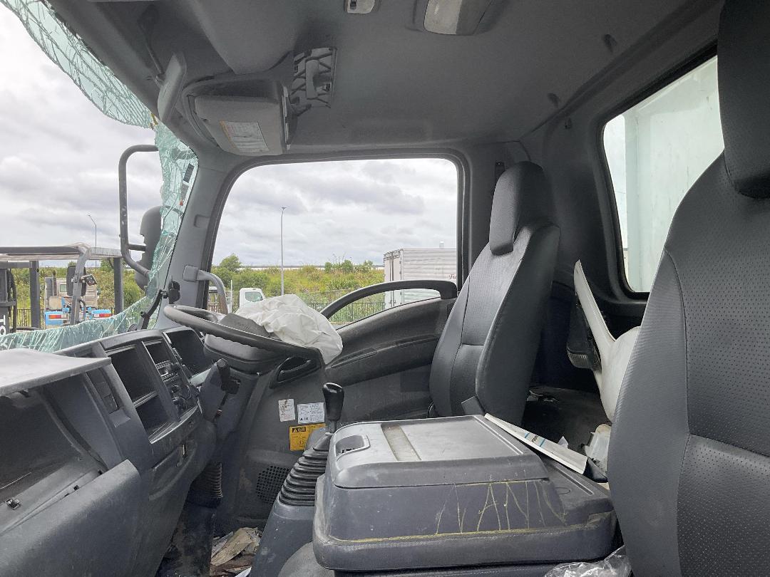 Photo '18' of Isuzu Forward FRR90-TIPPER Flat Deck Photo '18' of Isuzu Forward FRR90-TIPPER Flat Deck