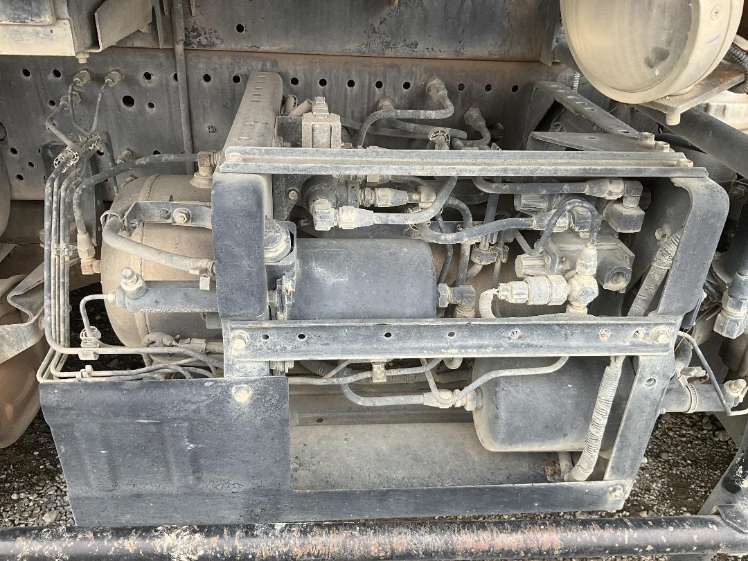 Photo '24' of Isuzu Forward FRR90-TIPPER Flat Deck Photo '24' of Isuzu Forward FRR90-TIPPER Flat Deck