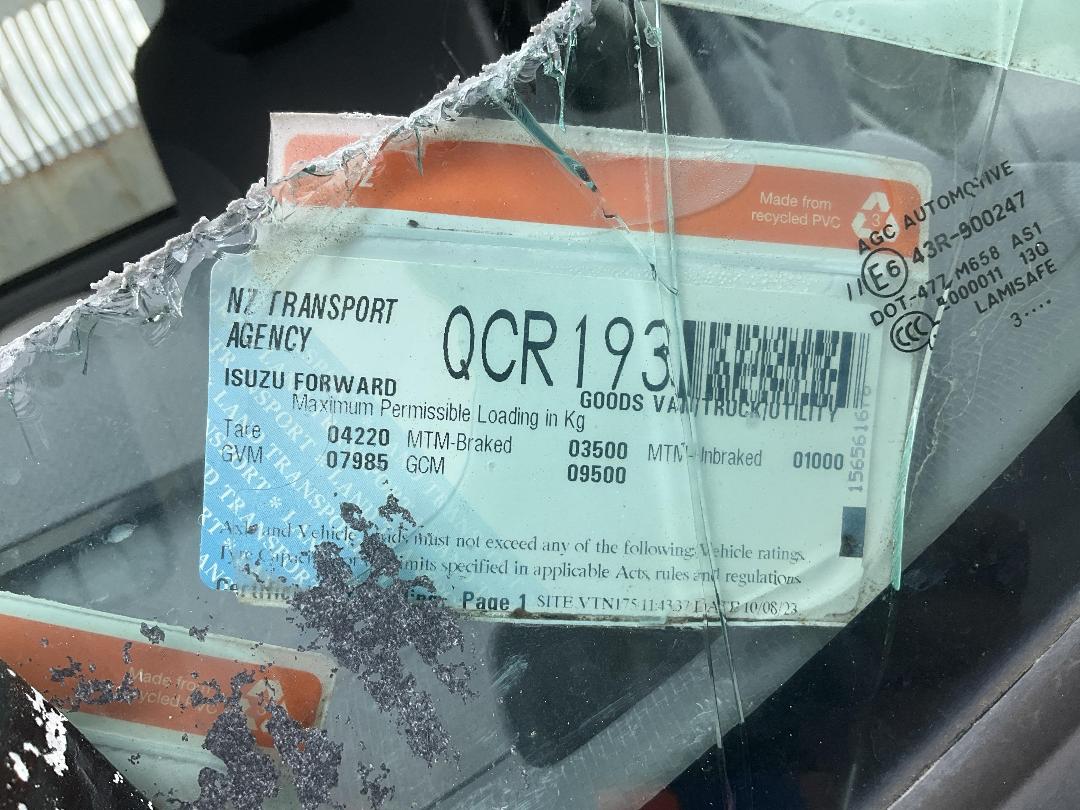 Photo '29' of Isuzu Forward FRR90-TIPPER Flat Deck Photo '29' of Isuzu Forward FRR90-TIPPER Flat Deck