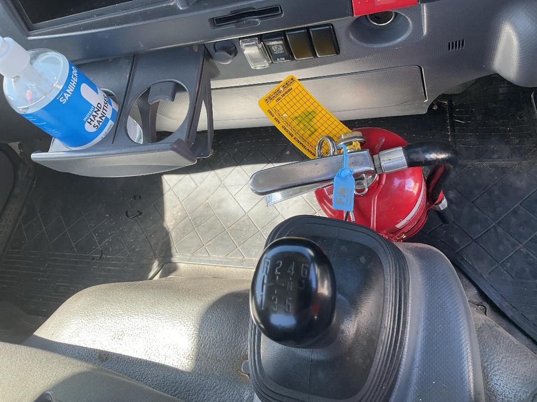 Photo '11' of Isuzu N Series NPR350M Transporter