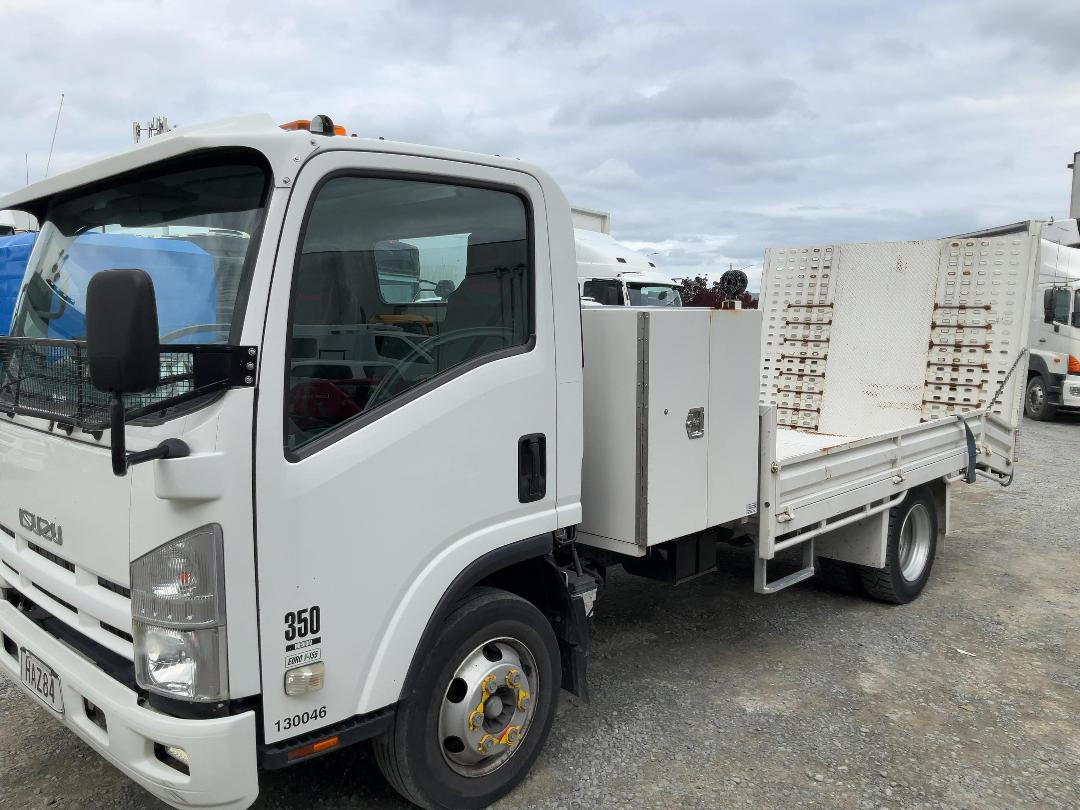 Photo '3' of Isuzu N Series NPR350M Transporter