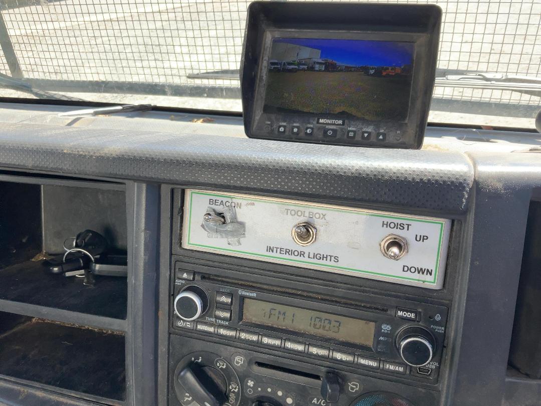 Photo '13' of Isuzu N Series NPR325M AMT Tipper