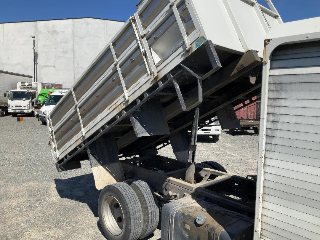 Photo '22' of Isuzu N Series NPR325M AMT Tipper