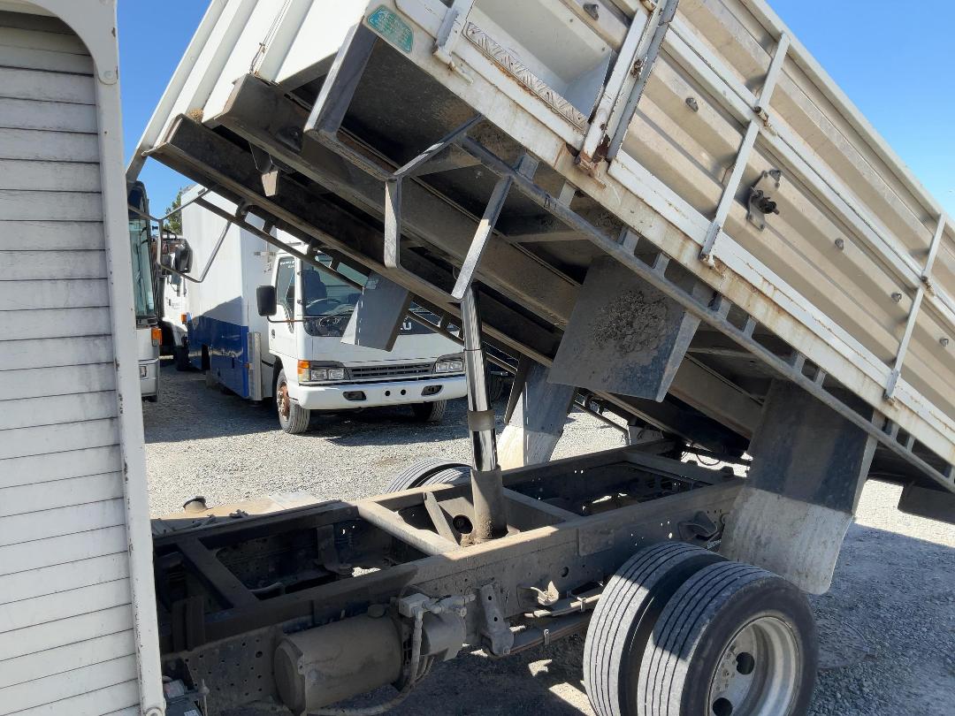 Photo '23' of Isuzu N Series NPR325M AMT Tipper