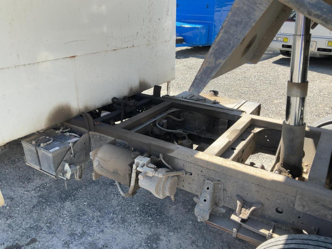 Photo '25' of Isuzu N Series NPR325M AMT Tipper