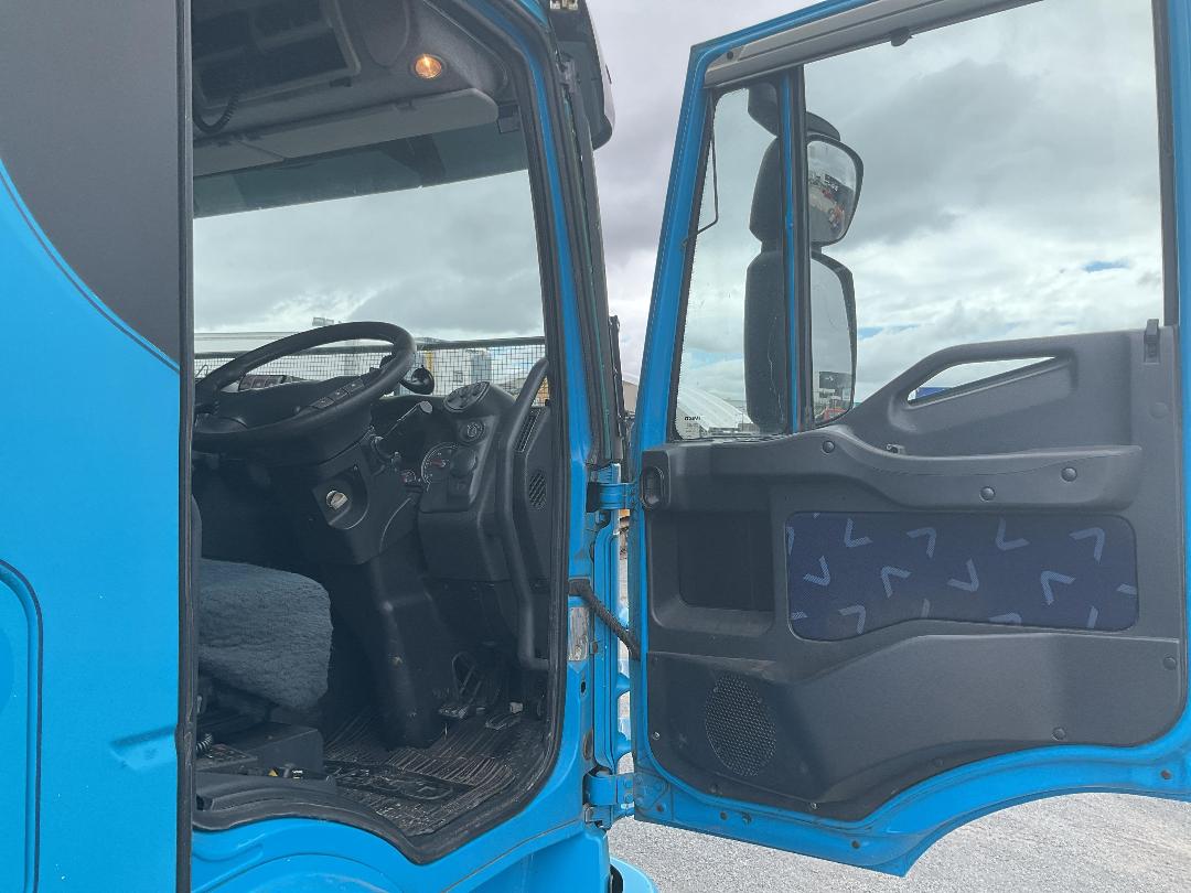 Photo '11' of Iveco Stralis AT500 Tractor Unit