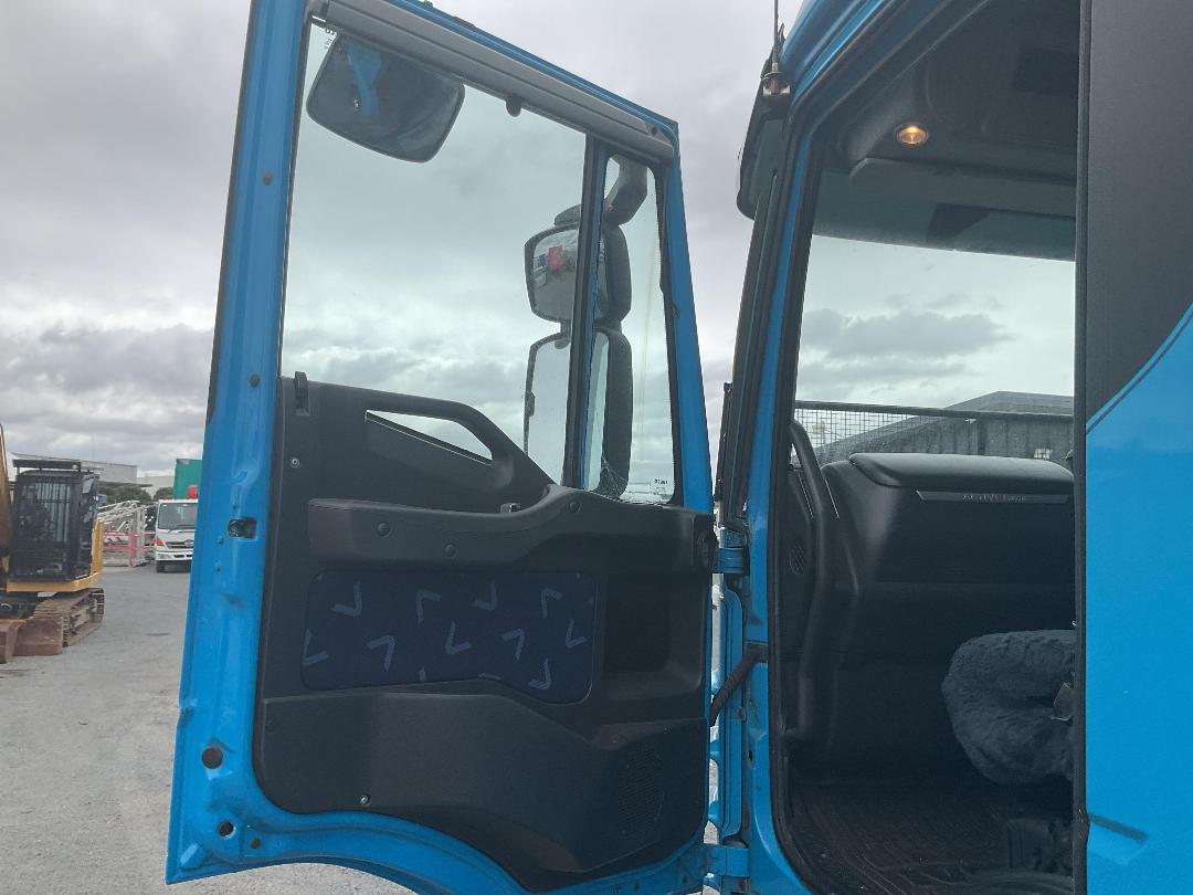 Photo '21' of Iveco Stralis AT500 Tractor Unit