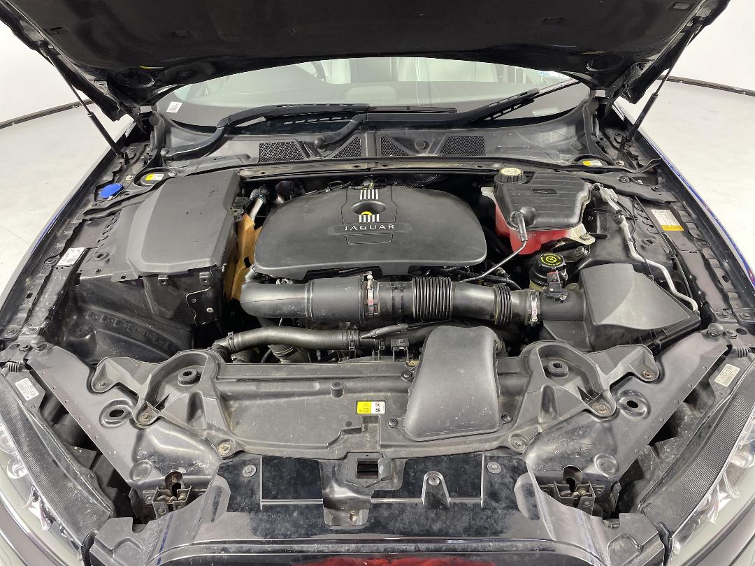 Photo '13' of Jaguar XF