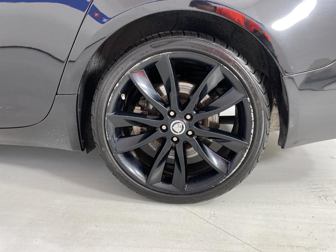 Photo '11' of Jaguar XF