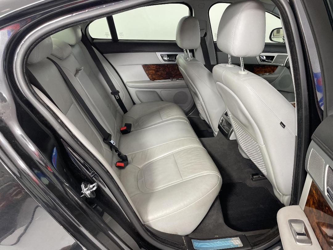 Photo '20' of Jaguar XF