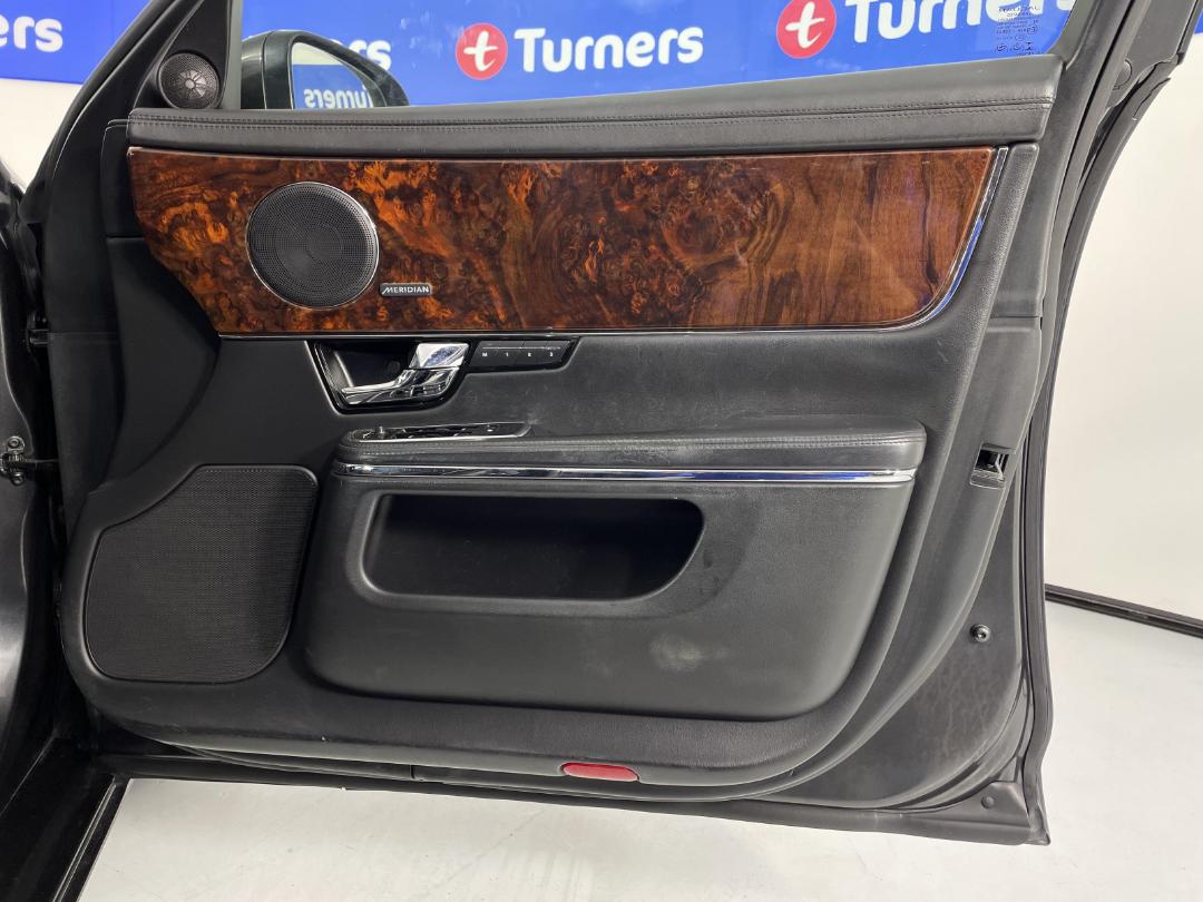 Photo '15' of Jaguar XJ